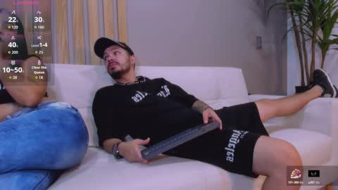 Snapshot of aronandluna chatting on October 10, 2:27 pm Aron and Luna online show from October 10, 2:27 pm