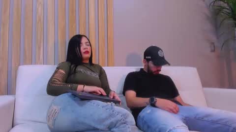 Snapshot of aronandluna chatting on October 18, 3:24 pm Aron and Luna online show from October 18, 3:24 pm