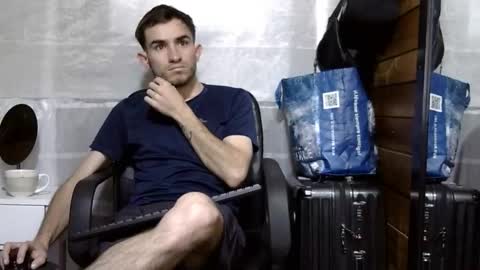 Snapshot of arongfranco chatting on November 6, 5:03 pm Aron G Franco online show from November 6, 5:03 pm