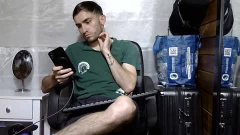 Snapshot of arongfranco chatting on November 10, 3:27 am Aron G Franco online show from November 10, 3:27 am