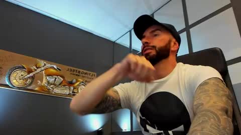 AronGrant online show from April 19, 9:41 am