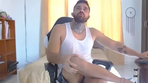 aronmiller online show from December 19, 8:02 pm