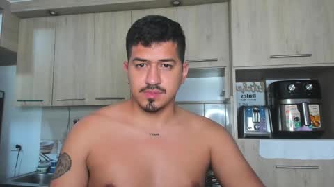 Snapshot of aronwilliams69 chatting on February 26, 6:26 am ARON Independent model online show from February 26, 6:26 am