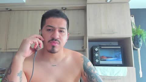 Snapshot of aronwilliams69 chatting on September 24, 7:06 pm ARON Independent model online show from September 24, 7:06 pm