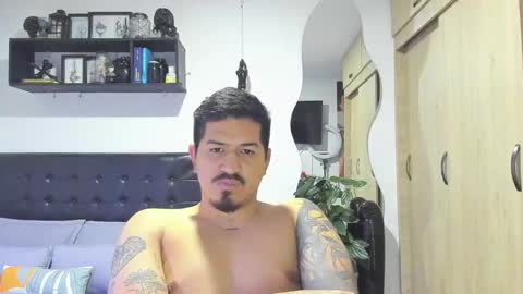 Snapshot of aronwilliams69 chatting on October 24, 2:41 am ARON Independent model online show from October 24, 2:41 am