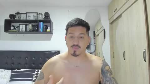 Snapshot of aronwilliams69 chatting on November 3, 6:36 am ARON Independent model online show from November 3, 6:36 am