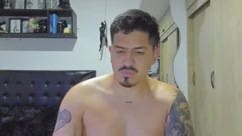 Snapshot of aronwilliams69 chatting on December 5, 3:04 am ARON Independent model online show from December 5, 3:04 am