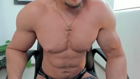   online show from February 5, 8:25 pm