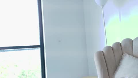   online show from March 13, 9:10 pm