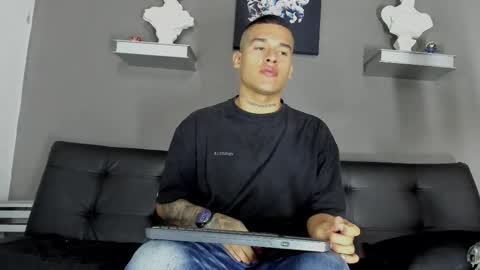 AROON HOT online show from February 3, 11:59 am