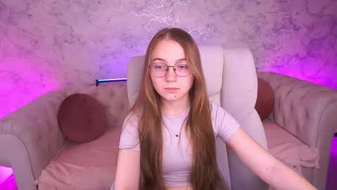 arrinawair online show from December 19, 8:54 am