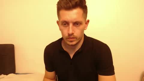 arromwilliam90 online show from December 6, 7:01 pm