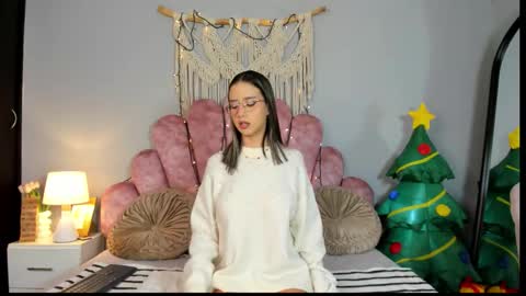 Snapshot of artbelia chatting on November 28, 1:19 am Lia Rose online show from November 28, 1:19 am