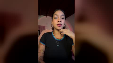 Snapshot of arteatenea__ chatting on December 18, 3:12 am Julieta online show from December 18, 3:12 am