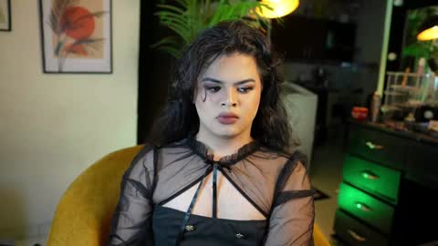 Chloe  online show from December 1, 8:31 pm