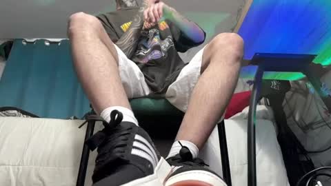 Snapshot of arteemiis chatting on February 11, 11:21 am online show from February 11, 11:21 am