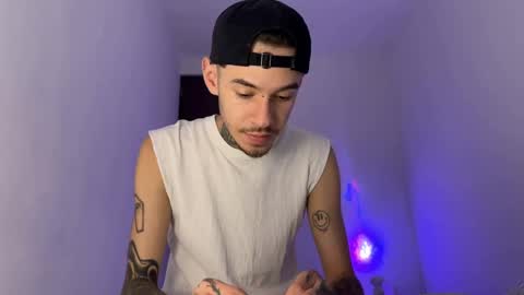 Snapshot of arteemiis chatting on September 11, 12:44 am online show from September 11, 12:44 am