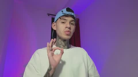 Snapshot of arteemiis chatting on September 13, 12:21 am online show from September 13, 12:21 am