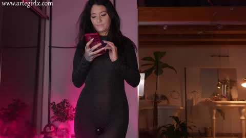 Maya online show from February 28, 11:28 pm