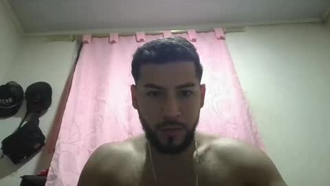 Snapshot of arthur1718 chatting on November 5, 2:33 am arthur1718 online show from November 5, 2:33 am