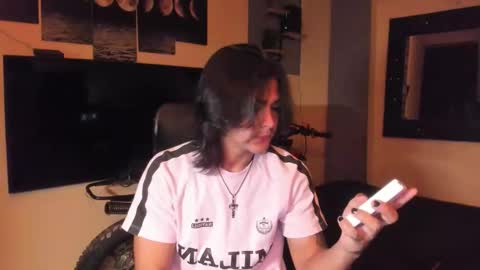 I AM HERE online show from March 8, 12:52 am