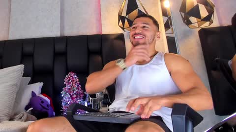 Arthur online show from December 11, 10:38 pm