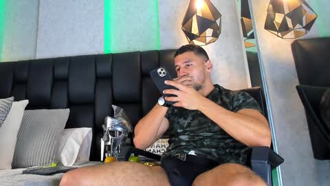 Arthur online show from January 8, 1:32 am