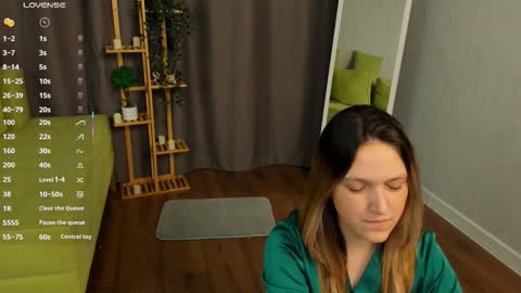 Sara online show from September 28, 7:08 pm