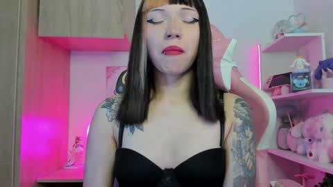 Snapshot of artic_love chatting on November 15, 4:10 am Lenna online show from November 15, 4:10 am