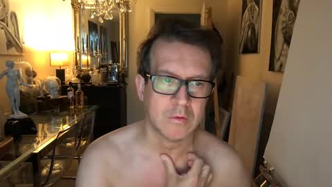 Snapshot of artisterotic chatting on December 9, 8:55 am artisterotic online show from December 9, 8:55 am