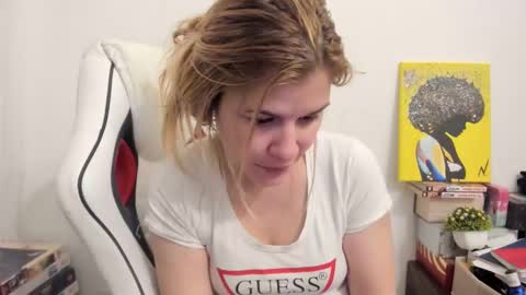 Snapshot of artsyandcraftsy_ chatting on March 6, 9:09 pm MIA online show from March 6, 9:09 pm