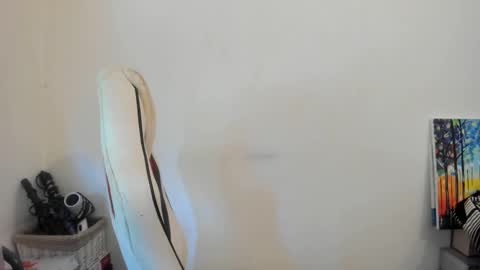 Snapshot of artsyandcraftsy_ chatting on October 4, 10:02 am MIA online show from October 4, 10:02 am