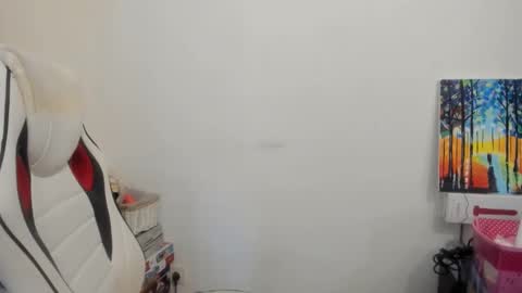 Snapshot of artsyandcraftsy_ chatting on November 11, 11:54 am MIA online show from November 11, 11:54 am