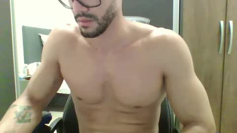 Snapshot of artvillasboas chatting on December 2, 9:06 pm Arthur Villasboas online show from December 2, 9:06 pm