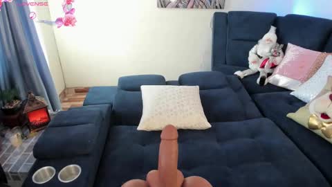 hellen online show from December 20, 6:13 pm