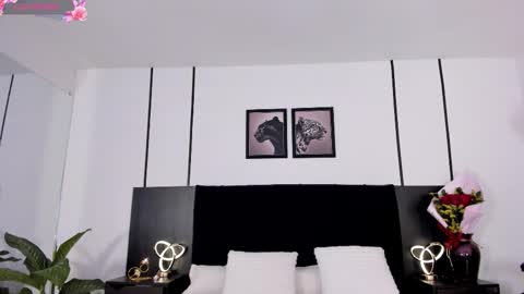 hellen online show from February 18, 2:13 pm