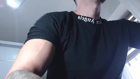 Snapshot of aryanaian1 chatting on November 5, 11:32 am AryanAian1 online show from November 5, 11:32 am