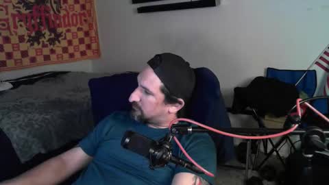 Snapshot of asanator101 chatting on October 25, 8:11 am devilPup75 online show from October 25, 8:11 am