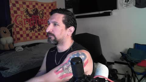 Snapshot of asanator101 chatting on October 25, 8:14 pm devilPup75 online show from October 25, 8:14 pm