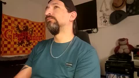 devilPup75 online show from December 15, 1:10 am