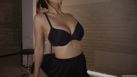 Snapshot of asensse chatting on December 10, 8:16 pm Call me Ann online show from December 10, 8:16 pm