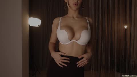 Snapshot of asensse chatting on January 22, 7:34 pm Call me Ann online show from January 22, 7:34 pm