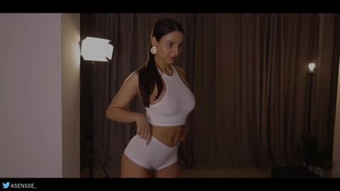 Snapshot of asensse chatting on March 5, 7:27 pm Call me Ann online show from March 5, 7:27 pm