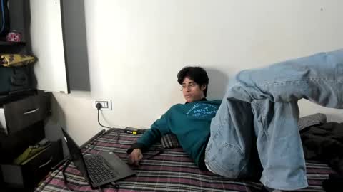 Snapshot of ash2730 chatting on February 1, 9:00 am ash2730 online show from February 1, 9:00 am