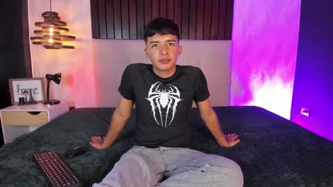 ash_russell online show from January 6, 7:28 pm