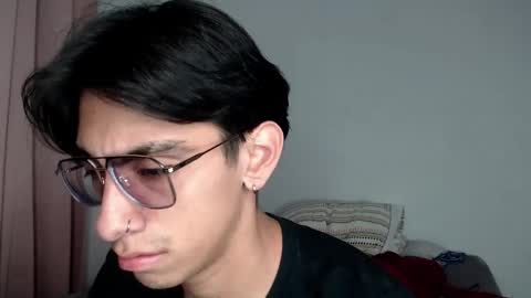 Snapshot of ash_v1 chatting on November 11, 1:27 am Ash online show from November 11, 1:27 am