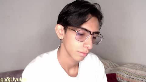 Snapshot of ash_v1 chatting on November 27, 2:13 am Ash online show from November 27, 2:13 am