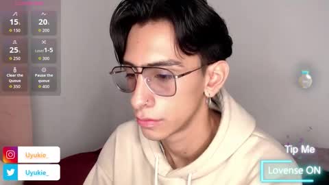 Ash online show from December 21, 11:34 pm