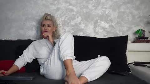 Asha online show from November 15, 10:01 am