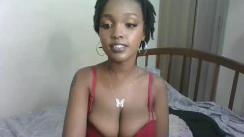 Snapshot of ashanti_reign chatting on September 28, 4:12 pm ashanti_reign online show from September 28, 4:12 pm